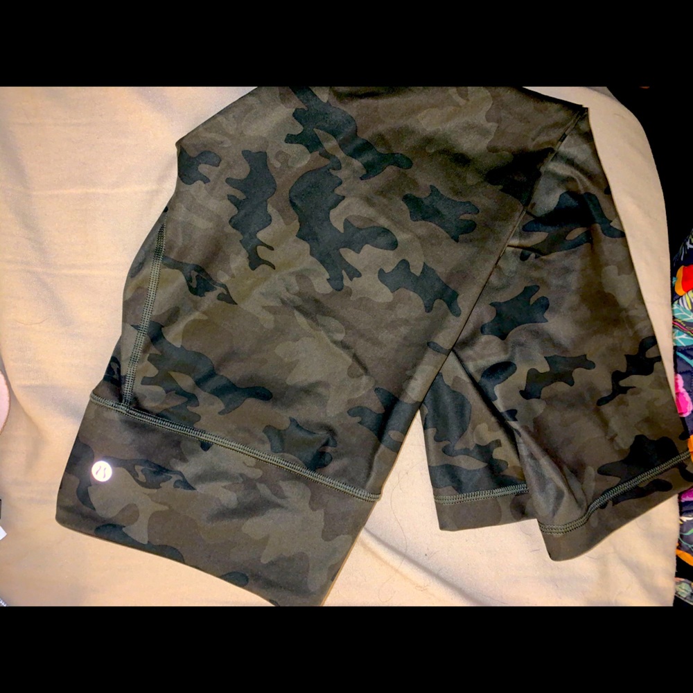 Cropped lululemon Camo Leggings